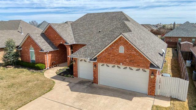 1617 NE 35th St, Lawton, OK 73507