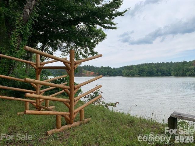 218 Table Rock Trace NW 166, Morganton, NC 28655