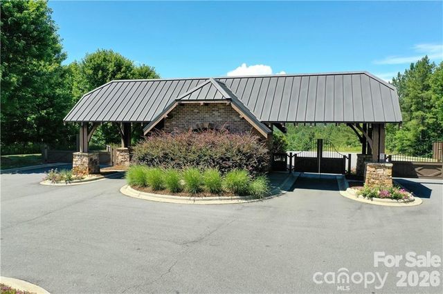 218 Table Rock Trace NW 166, Morganton, NC 28655
