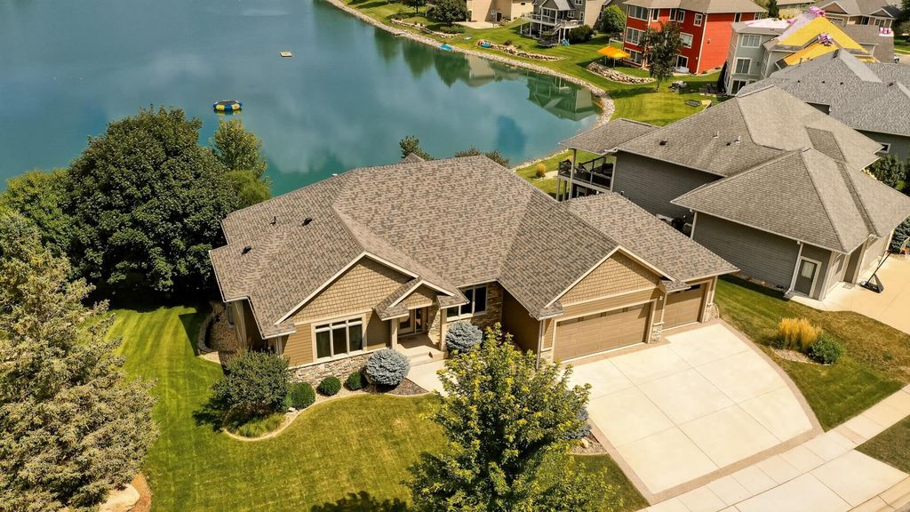 4010 Autumn Lake Court SW, Rochester, MN 55902