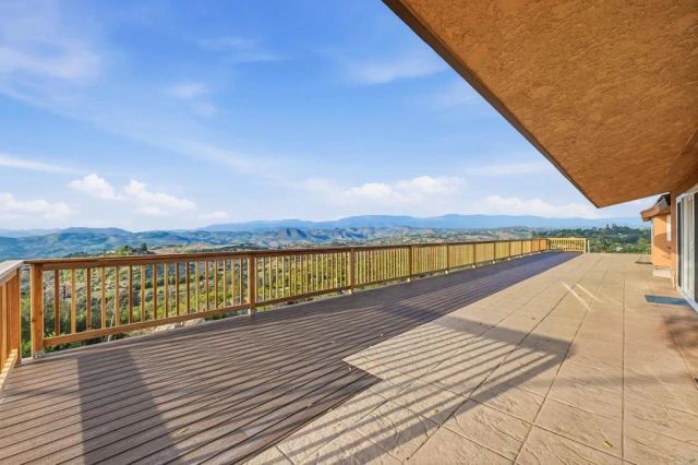 30603 Roadrunner Ridge, Valley Center, CA 92082