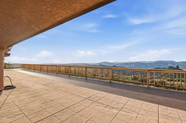 30603 Roadrunner Ridge, Valley Center, CA 92082