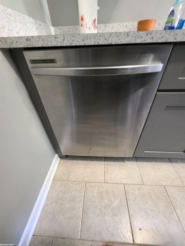 17438 Utica Oaks Lane, Roseville, MI 48066