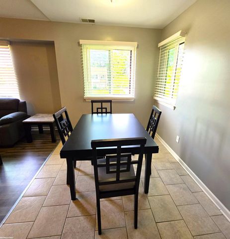 17438 Utica Oaks Lane, Roseville, MI 48066