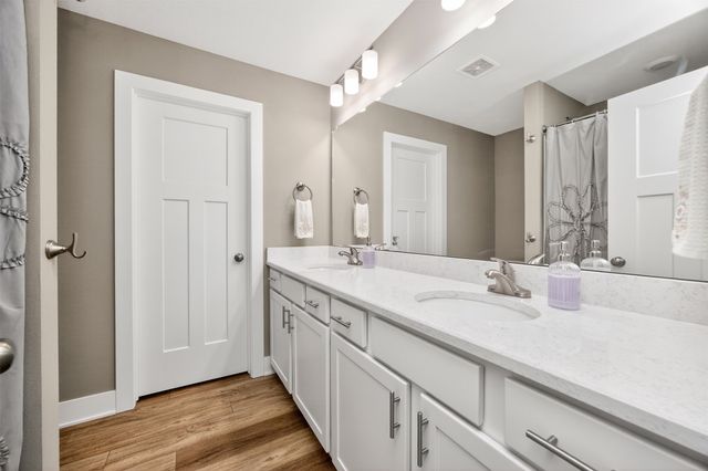 425 SE Esker Ridge Drive, Waukee, IA 50263