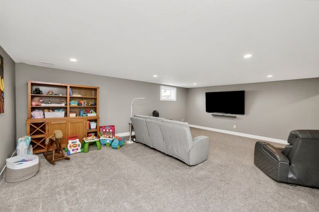 425 SE Esker Ridge Drive, Waukee, IA 50263