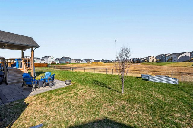 425 SE Esker Ridge Drive, Waukee, IA 50263