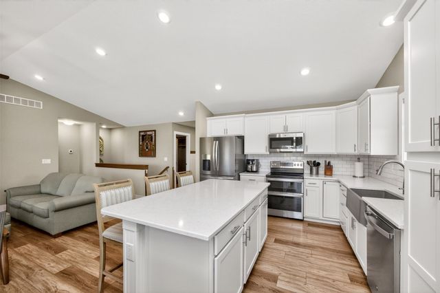 425 SE Esker Ridge Drive, Waukee, IA 50263