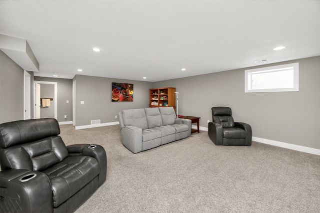 425 SE Esker Ridge Drive, Waukee, IA 50263