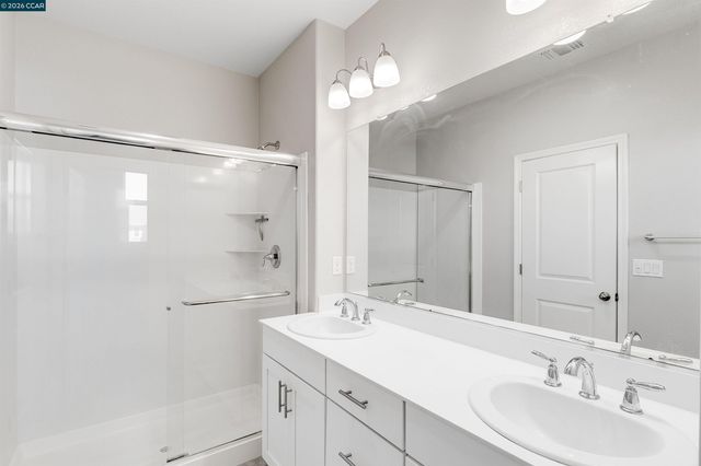 136 Davisco Dr, Oakley, CA 94561