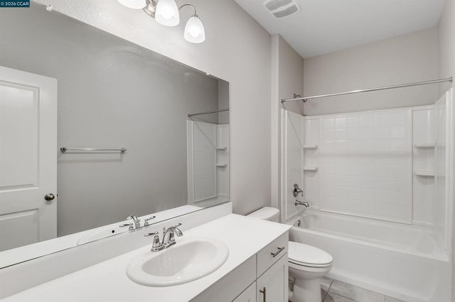 136 Davisco Dr, Oakley, CA 94561