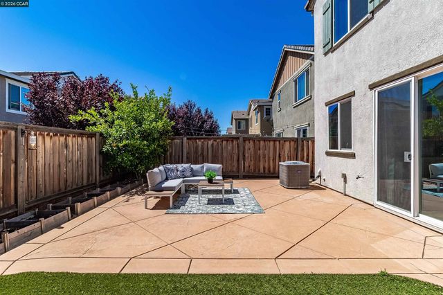 136 Davisco Dr, Oakley, CA 94561