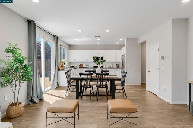 136 Davisco Dr, Oakley, CA 94561