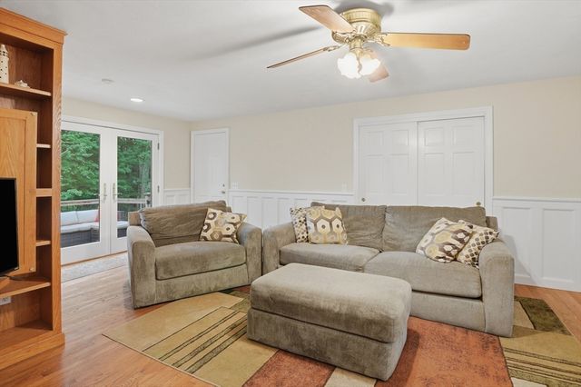 160 Twinbrooke Drive, Holden, MA 01520