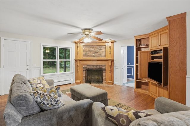 160 Twinbrooke Drive, Holden, MA 01520