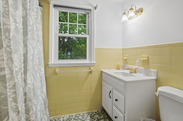 160 Twinbrooke Drive, Holden, MA 01520