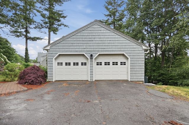 160 Twinbrooke Drive, Holden, MA 01520