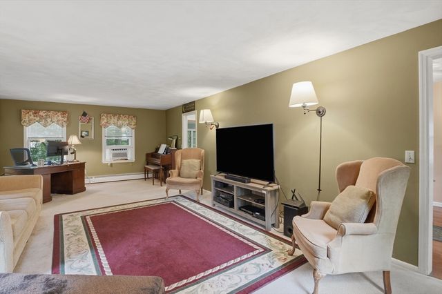 160 Twinbrooke Drive, Holden, MA 01520