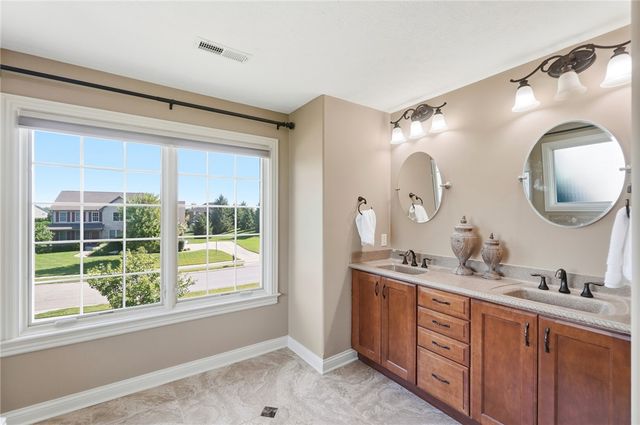 10540 Wallingsford Circle, Washington Twp, OH 45458