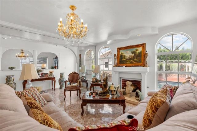 11337 Hayvenhurst, Granada Hills, CA 91344