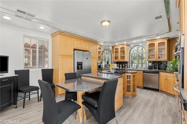 11337 Hayvenhurst, Granada Hills, CA 91344