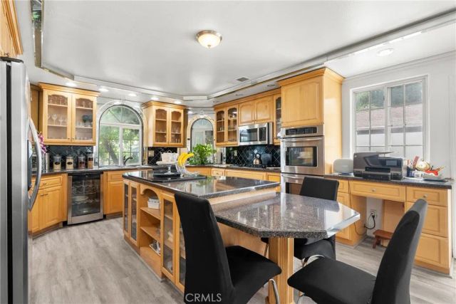 11337 Hayvenhurst, Granada Hills, CA 91344