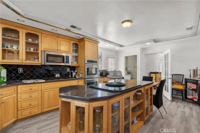 11337 Hayvenhurst, Granada Hills, CA 91344