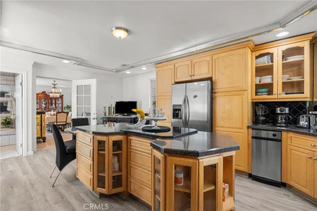 11337 Hayvenhurst, Granada Hills, CA 91344