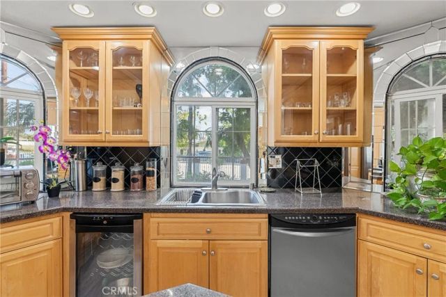 11337 Hayvenhurst, Granada Hills, CA 91344