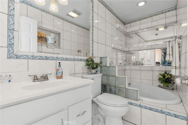 11337 Hayvenhurst, Granada Hills, CA 91344