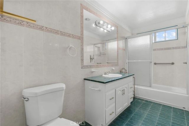 11337 Hayvenhurst, Granada Hills, CA 91344