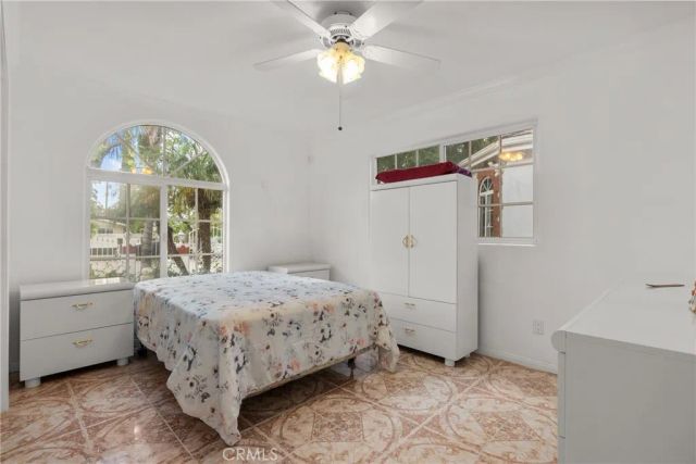 11337 Hayvenhurst, Granada Hills, CA 91344