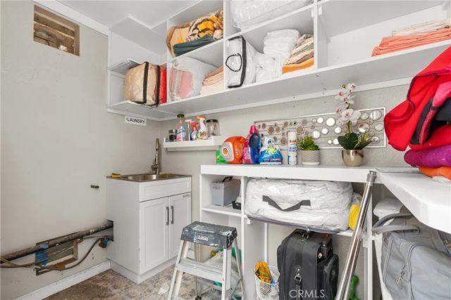 11337 Hayvenhurst, Granada Hills, CA 91344