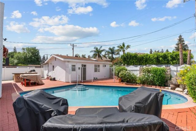 11337 Hayvenhurst, Granada Hills, CA 91344