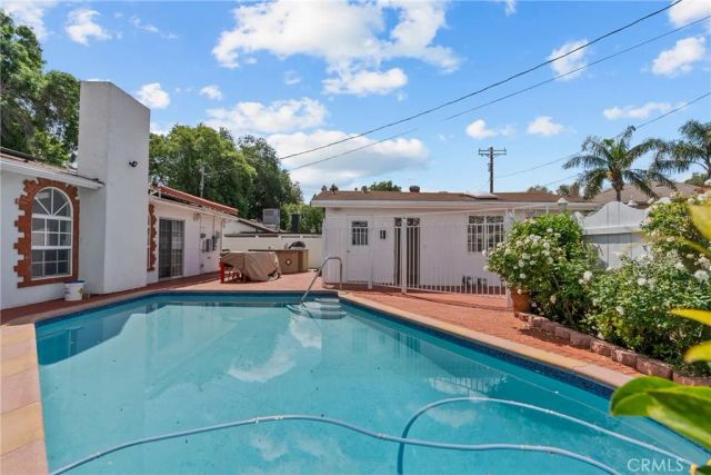 11337 Hayvenhurst, Granada Hills, CA 91344