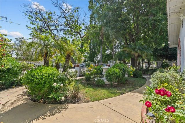 11337 Hayvenhurst, Granada Hills, CA 91344