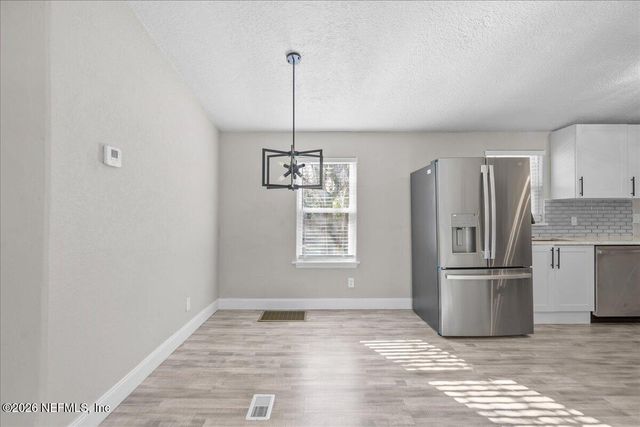 121 LYNNWOOD Avenue, Interlachen, FL 32148