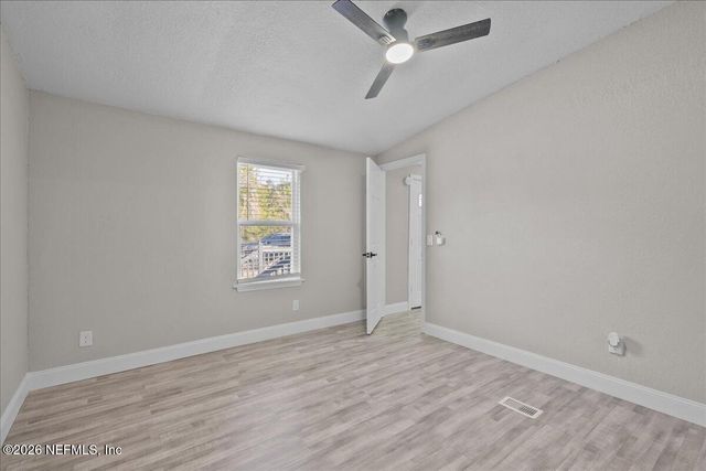 121 LYNNWOOD Avenue, Interlachen, FL 32148