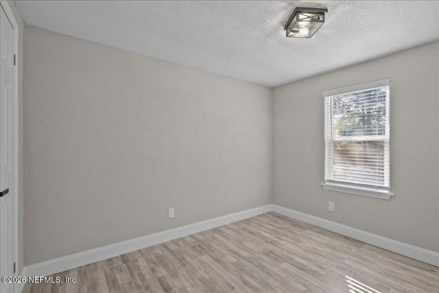 121 LYNNWOOD Avenue, Interlachen, FL 32148