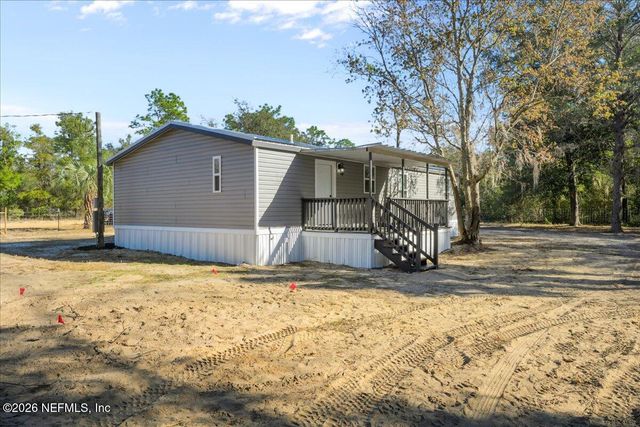 121 LYNNWOOD Avenue, Interlachen, FL 32148