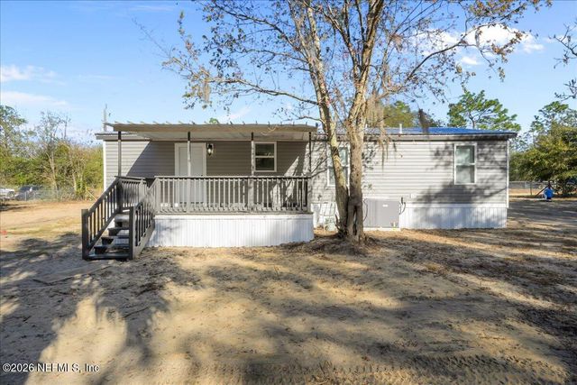 121 LYNNWOOD Avenue, Interlachen, FL 32148