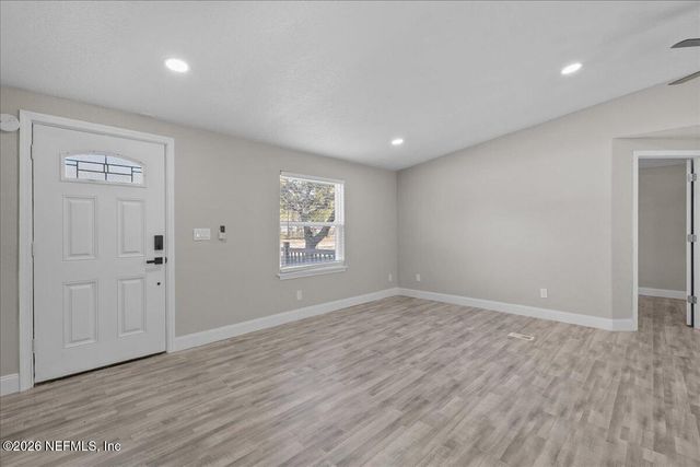 121 LYNNWOOD Avenue, Interlachen, FL 32148