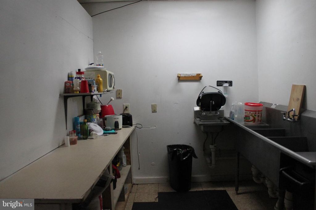 Image 18 of property listing at 1212 BAYARD ST, Baltimore, MD 21230