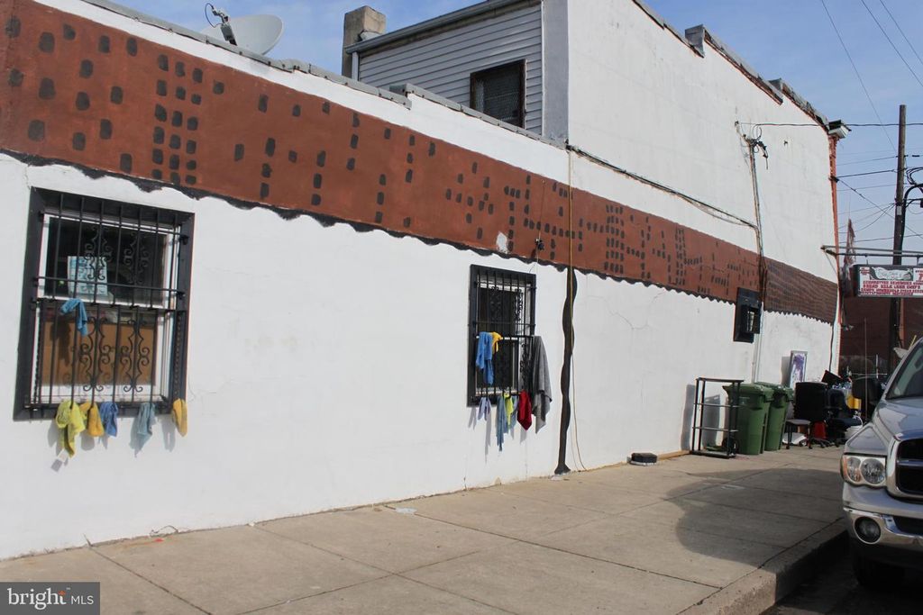 Image 7 of property listing at 1212 BAYARD ST, Baltimore, MD 21230