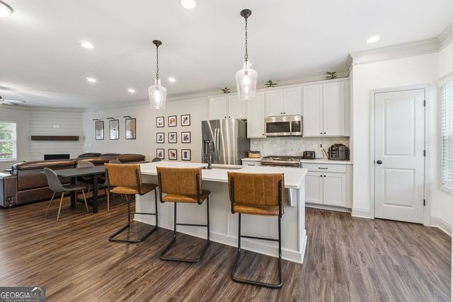 421 STOVALL Place, Woodstock, GA 30188