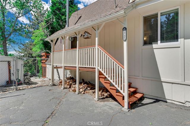 30736 Live Oak, Running Springs, CA 92382