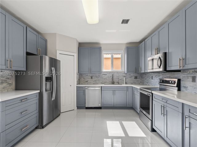 15392 SW 25th Ter, Miami, FL 33185