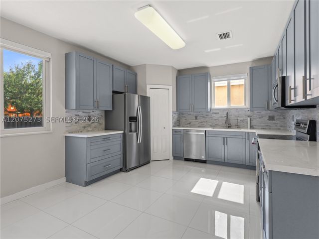 15392 SW 25th Ter, Miami, FL 33185