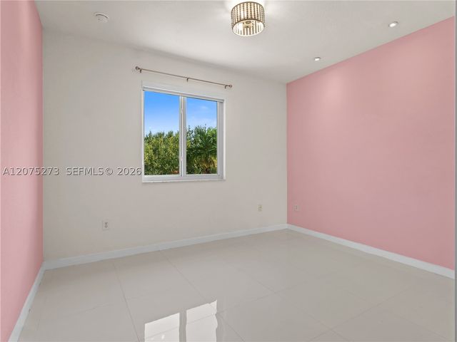 15392 SW 25th Ter, Miami, FL 33185