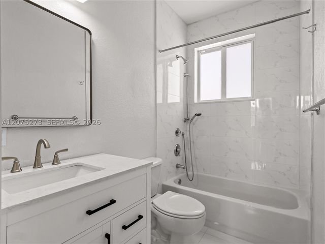15392 SW 25th Ter, Miami, FL 33185